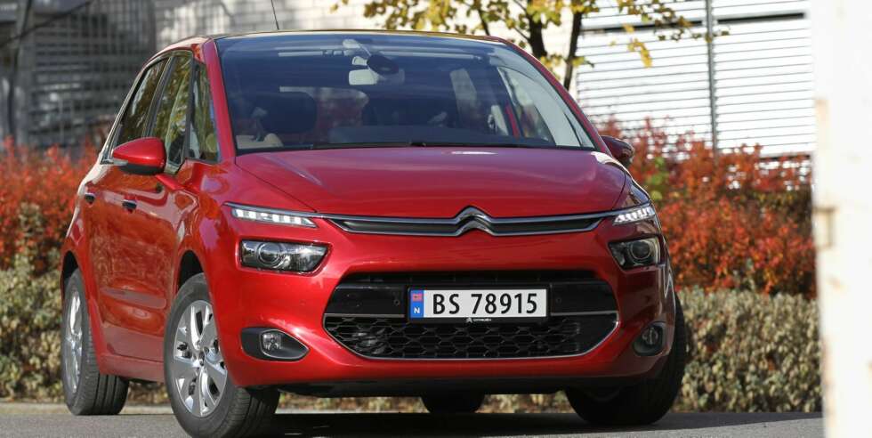 BILLIG LUKSUS: Citroën C4 Picasso kommer med komfortutstyr som ellers bare er vanlig i langt dyrere biler. Hva sier du om massasje i setene og fotskammel? FOTO: Egil Nordlien, HM Foto BILLIG LUKSUS: Citroën C4 Picasso kommer med komfortutstyr som ellers bare er vanlig i langt dyrere biler. Hva sier du om massasje i setene og fotskammel? FOTO: Egil Nordlien, HM Foto