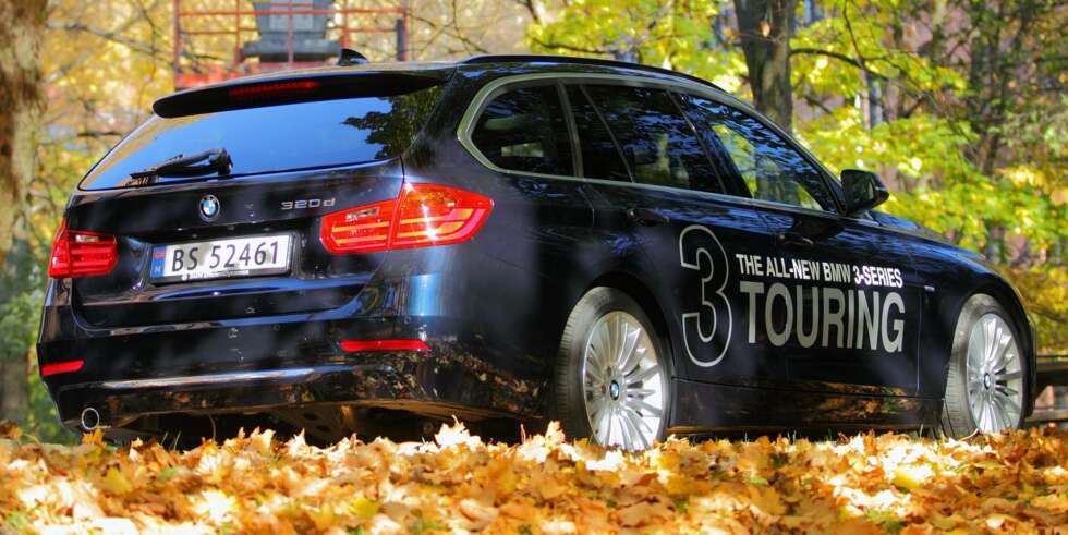 TOPP KVALITET: Kan du legge mer penger i potten er BMW 320d Touring er godt alternativ. Det koster, men du får til gjengjeld en bil med supre veiegenskaper og en bedre kvalitetsfølelse enn de fleste andre biler. FOTO: Egil Nordlien, HM Foto TOPP KVALITET: Kan du legge mer penger i potten er BMW 320d Touring er godt alternativ. Det koster, men du får til gjengjeld en bil med supre veiegenskaper og en bedre kvalitetsfølelse enn de fleste andre biler. FOTO: Egil Nordlien, HM Foto