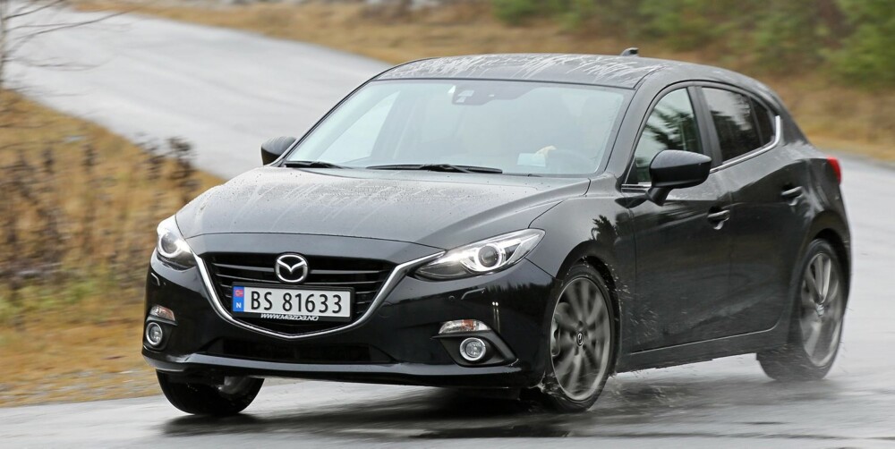 KJØRER BRA: Nye Mazda 3 kjører meget bra. Understellet er i strammeste laget med 18-toms hjul (standard på toppmodellen Optimum), men fungerer fint med 16-tom. (Obs: Avbildet bil har bensinmotor) KJØRER BRA: Nye Mazda 3 kjører meget bra. Understellet er i strammeste laget med 18-toms hjul (standard på toppmodellen Optimum), men fungerer fint med 16-tom. (Obs: Avbildet bil har bensinmotor)