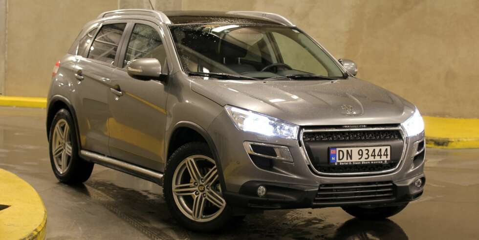 NOMINERT I ÅRETS BIL: Peugeot 4008. FOTO: Petter Handeland NOMINERT I ÅRETS BIL: Peugeot 4008. FOTO: Petter Handeland