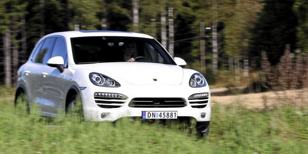 SPORTSLIG: Porsche har gjort en overraskende god jobb med å få Cayenne til å føles sportslig. SPORTSLIG: Porsche har gjort en overraskende god jobb med å få Cayenne til å føles sportslig.