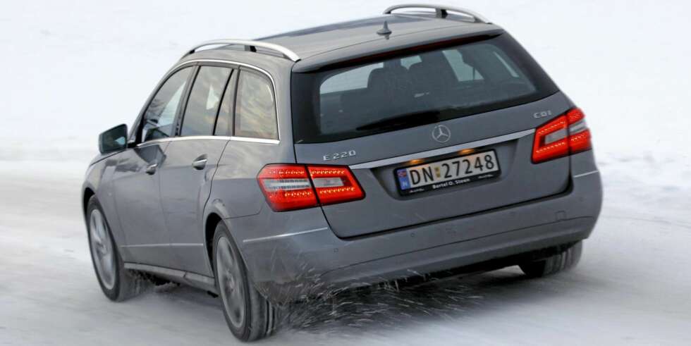 PENGER Å SPARE: Mercedes-Benz E220 CDI stasjonsvogn 2010-modell. Fra 480-600 000 kroner i Norge. Fra 350-570 000 kroner i Tyskland. PENGER Å SPARE: Mercedes-Benz E220 CDI stasjonsvogn 2010-modell. Fra 480-600 000 kroner i Norge. Fra 350-570 000 kroner i Tyskland.