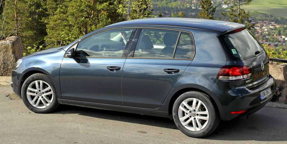 PENGER Å SPARE: VW Golf 2010-modell, 1,2 og 1,4 TSI, 1,6 TDI. Fra 185-280 000 kroner i Norge. Fra 155-260 000 kroner i Tyskland. PENGER Å SPARE: VW Golf 2010-modell, 1,2 og 1,4 TSI, 1,6 TDI. Fra 185-280 000 kroner i Norge. Fra 155-260 000 kroner i Tyskland.