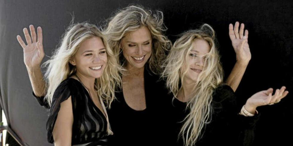 MODEN MODELL: Olsen-tvillingene har også funnet sin muse blant de voksne damene. I deres eksklusive kleslinje The Row, har de valgt selveste Lauren Hutton (67) som modell. MODEN MODELL: Olsen-tvillingene har også funnet sin muse blant de voksne damene. I deres eksklusive kleslinje The Row, har de valgt selveste Lauren Hutton (67) som modell.