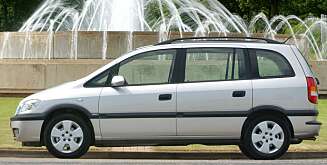 TIDLIG UTE: Første generasjon Opel Zafira kom allerede i 1999. FOTO: Produsent TIDLIG UTE: Første generasjon Opel Zafira kom allerede i 1999. FOTO: Produsent