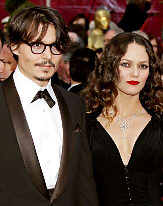 UVANLIG: Det 14 år lange forholdet med franske Vanessa Paradis inneholdt hverken forlovelse eller bryllup. UVANLIG: Det 14 år lange forholdet med franske Vanessa Paradis inneholdt hverken forlovelse eller bryllup.
