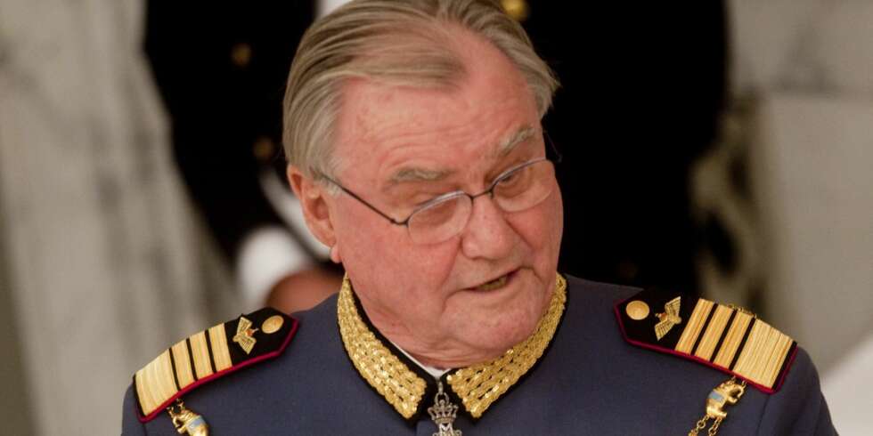 HURRA FOR HENRIK: Til sommeren fyller prins Henrik 80 år, og gir ut to av sine diktsamlinger i en praktutgave. HURRA FOR HENRIK: Til sommeren fyller prins Henrik 80 år, og gir ut to av sine diktsamlinger i en praktutgave.