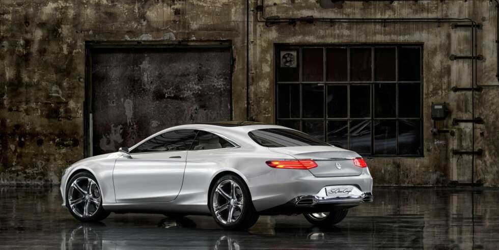 SLS-ANER: Det er ingen tvil om at både fronten og hekken er inspirert av superbilen SLS. SLS-ANER: Det er ingen tvil om at både fronten og hekken er inspirert av superbilen SLS.