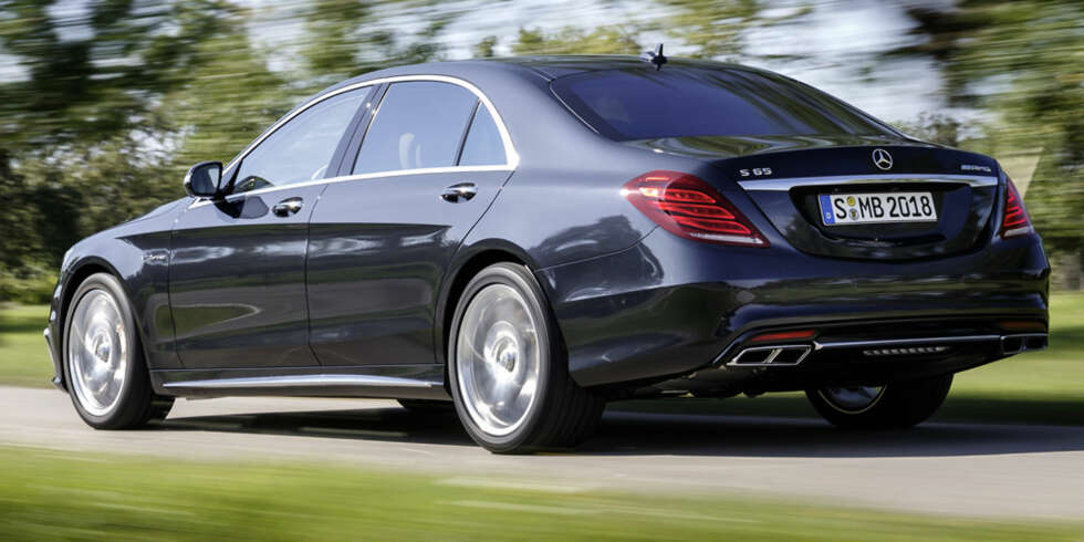 MASSIV: Noe av det ypperste man kan få innen kategorien superrask luksusbil. FOTO: Daimler AG MASSIV: Noe av det ypperste man kan få innen kategorien superrask luksusbil. FOTO: Daimler AG