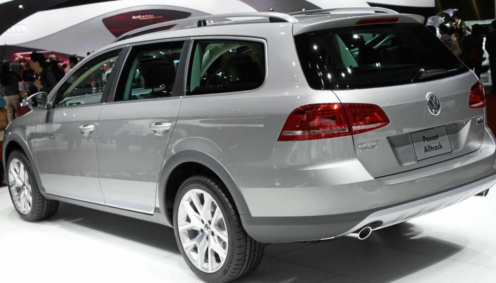 BIG IN JAPAN: VW Passat Alltrack ble vist frem for første gang på bilutstillingen i Tokyo før jul. BIG IN JAPAN: VW Passat Alltrack ble vist frem for første gang på bilutstillingen i Tokyo før jul.