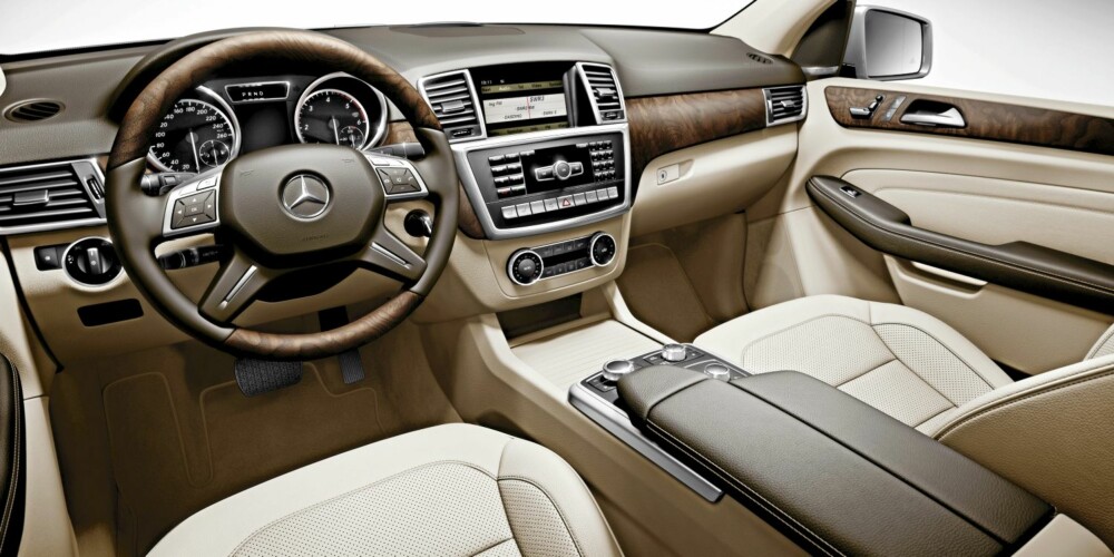 LUKSUSVIBBER: Mercedes ML har et komfortry å ta vare på. Her kan du få det meste hjertet begjærer - men pass på, for det vil fort koste en hel del ekstra. FOTO: Mercedes. LUKSUSVIBBER: Mercedes ML har et komfortry å ta vare på. Her kan du få det meste hjertet begjærer - men pass på, for det vil fort koste en hel del ekstra. FOTO: Mercedes.