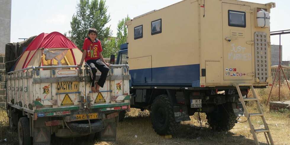 I IRAN: Mange er nysgjerrige på ekteparet og deres spesielle farkost. FOTO: Privat I IRAN: Mange er nysgjerrige på ekteparet og deres spesielle farkost. FOTO: Privat