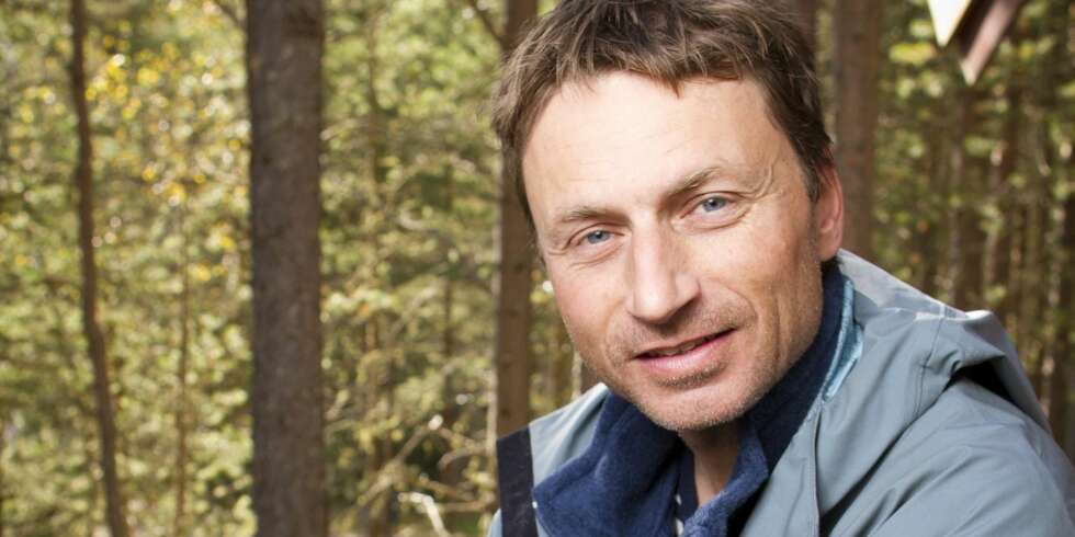 ALVORLIG: Etter et dristig hopp i turnhallen sommeren etter Lillehammer-OL, skadet Espen Bredesen seg stygt i nakken. I dag sliter han fortsatt med store smerter. ALVORLIG: Etter et dristig hopp i turnhallen sommeren etter Lillehammer-OL, skadet Espen Bredesen seg stygt i nakken. I dag sliter han fortsatt med store smerter.
