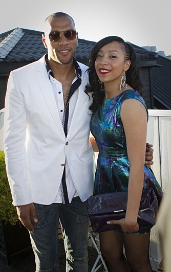 STOREBROR: Tidligere fotballspiller John Carew er bror til Elisabeth, og de står hverandre nær. STOREBROR: Tidligere fotballspiller John Carew er bror til Elisabeth, og de står hverandre nær.