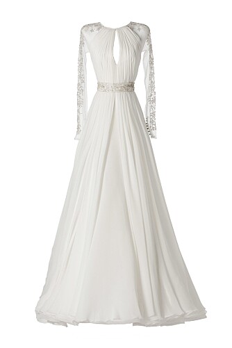 Velg en kjole med lange ermer, som denne fra Pronovias, så du slipper å ha en jakke over kjolen. Velg en kjole med lange ermer, som denne fra Pronovias, så du slipper å ha en jakke over kjolen.