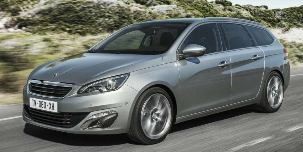 DYREST: Toppmodellen 308 SW Allure med toliters diesel med 150 hk og automatgir vil koste fra 322 000 kroner. FOTO: Peugeot DYREST: Toppmodellen 308 SW Allure med toliters diesel med 150 hk og automatgir vil koste fra 322 000 kroner. FOTO: Peugeot
