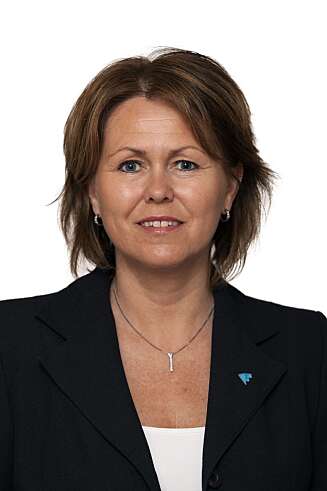 SKRIFTLIG: Send skriftlig prisforespørsel til minst tre verksteder, foreslår Forbrukerrådets Edith Kristin Nøkling. FOTO: Kjell Håkon K. Larsen SKRIFTLIG: Send skriftlig prisforespørsel til minst tre verksteder, foreslår Forbrukerrådets Edith Kristin Nøkling. FOTO: Kjell Håkon K. Larsen
