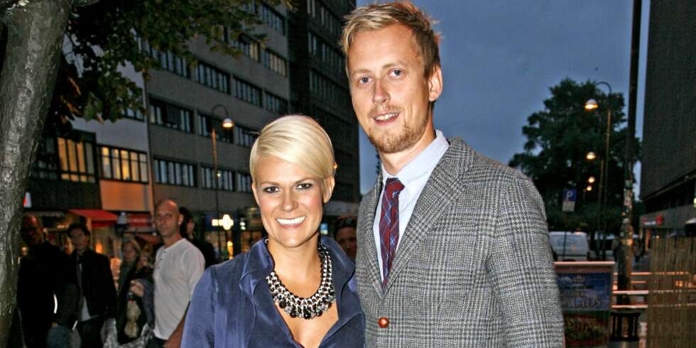 ETABLERT: Komikeren Sigrid Bonde Tusvik fant kjærligheten med Martin Jøndahl i 2010 under innspillingen av «Sigrid søker kjæreste». I dag er de gift og har datteren Jenny sammen. ETABLERT: Komikeren Sigrid Bonde Tusvik fant kjærligheten med Martin Jøndahl i 2010 under innspillingen av «Sigrid søker kjæreste». I dag er de gift og har datteren Jenny sammen.