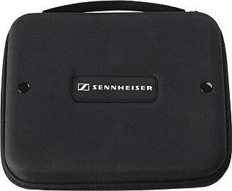 PRAKTISK: Sennheiser G4ME Zero kan klappes sammen og legges i en praktisk medfølgende reiseveske. PRAKTISK: Sennheiser G4ME Zero kan klappes sammen og legges i en praktisk medfølgende reiseveske.