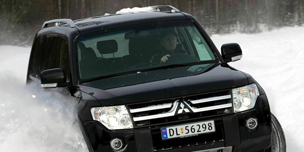 TØFFING: En stor og barsk SUV som Mitsubishi Pajero er høyt på SUV-ønskelisten, dersom vi legger Finn-søk til grunn. FOTO: HM Arkiv TØFFING: En stor og barsk SUV som Mitsubishi Pajero er høyt på SUV-ønskelisten, dersom vi legger Finn-søk til grunn. FOTO: HM Arkiv