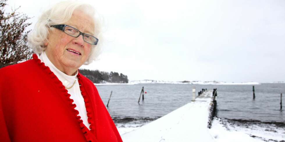 MINNES: - Pappa var en helt annen da han kom hjem fra sjøen. Han ble deprimert, engstelig, oppfarende og redd, sier Irene Nordmo (81).
(Foto: Britt Krogsvold Andersen) MINNES: - Pappa var en helt annen da han kom hjem fra sjøen. Han ble deprimert, engstelig, oppfarende og redd, sier Irene Nordmo (81).
(Foto: Britt Krogsvold Andersen)
