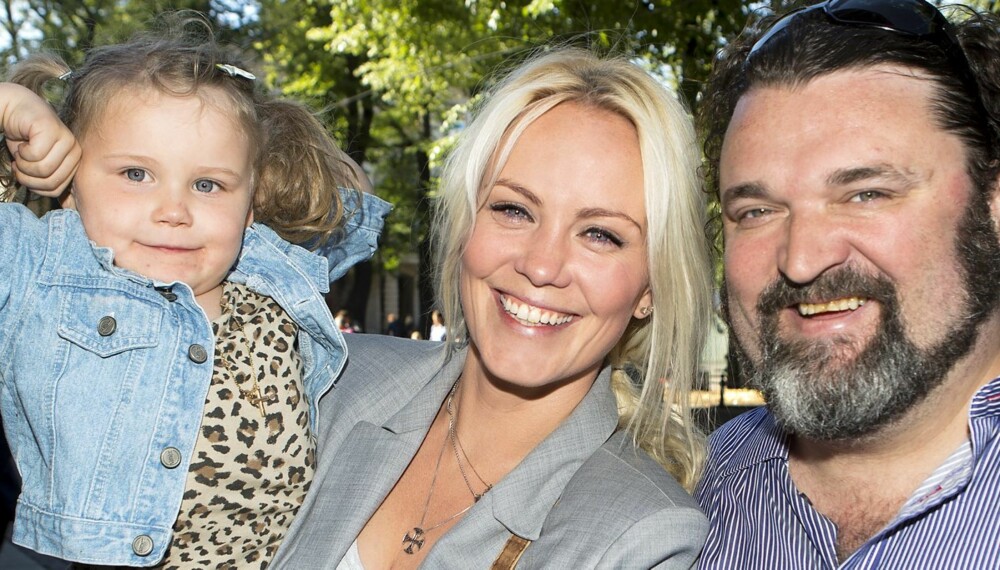 LYKKELIGE: Etter mange år som rusavhengig har Hans-Erik fått et nytt liv med kona Gro og datteren Else Victoria. Her er de på premieren på «Pippi» sist høst. LYKKELIGE: Etter mange år som rusavhengig har Hans-Erik fått et nytt liv med kona Gro og datteren Else Victoria. Her er de på premieren på «Pippi» sist høst.