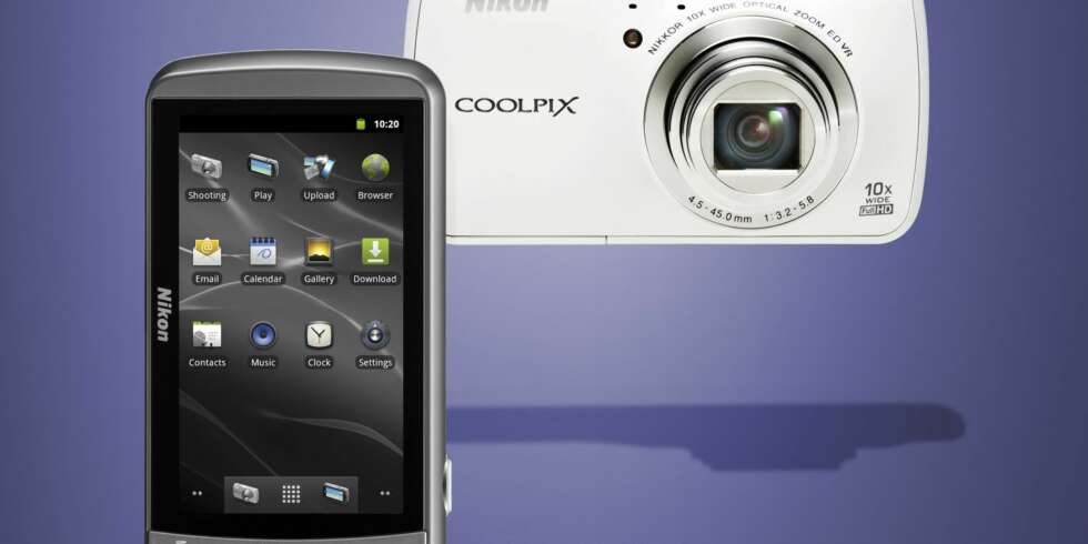 ANDROIDKAMERA: Nikon Coolpix S800c er et kompaktkamera med Android 2.3.3. Det gir noen unike muligheter i forhold til bruk av apps og bildedeling. ANDROIDKAMERA: Nikon Coolpix S800c er et kompaktkamera med Android 2.3.3. Det gir noen unike muligheter i forhold til bruk av apps og bildedeling.