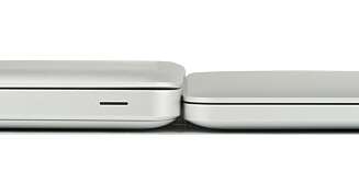 TYNNERE: Her er MacBook Pro Retina satt ved siden av en MacBook Pro 13, og vi ser hvor mye tynnere den er selv med kraftig grafikk og firekjernet prosessor. TYNNERE: Her er MacBook Pro Retina satt ved siden av en MacBook Pro 13, og vi ser hvor mye tynnere den er selv med kraftig grafikk og firekjernet prosessor.