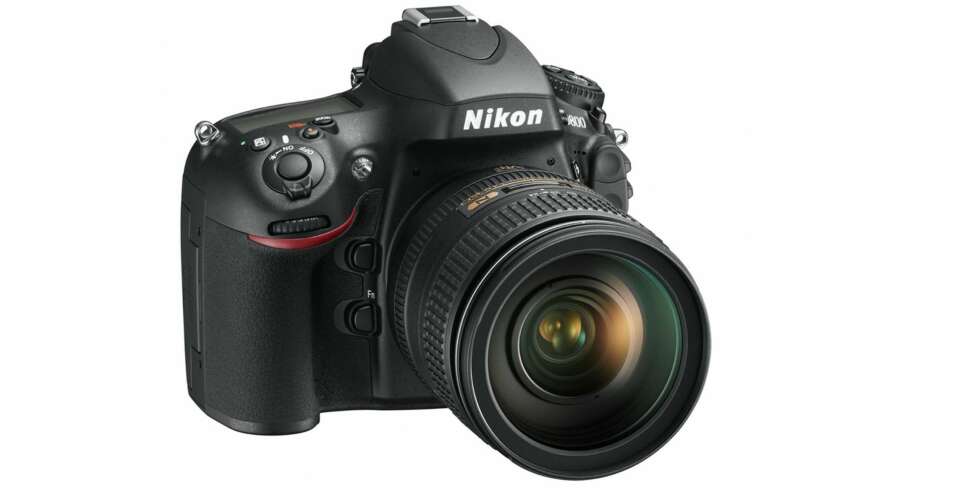 SOLID: Nikon D800 har fått en kamerakropp av magnesium. SOLID: Nikon D800 har fått en kamerakropp av magnesium.