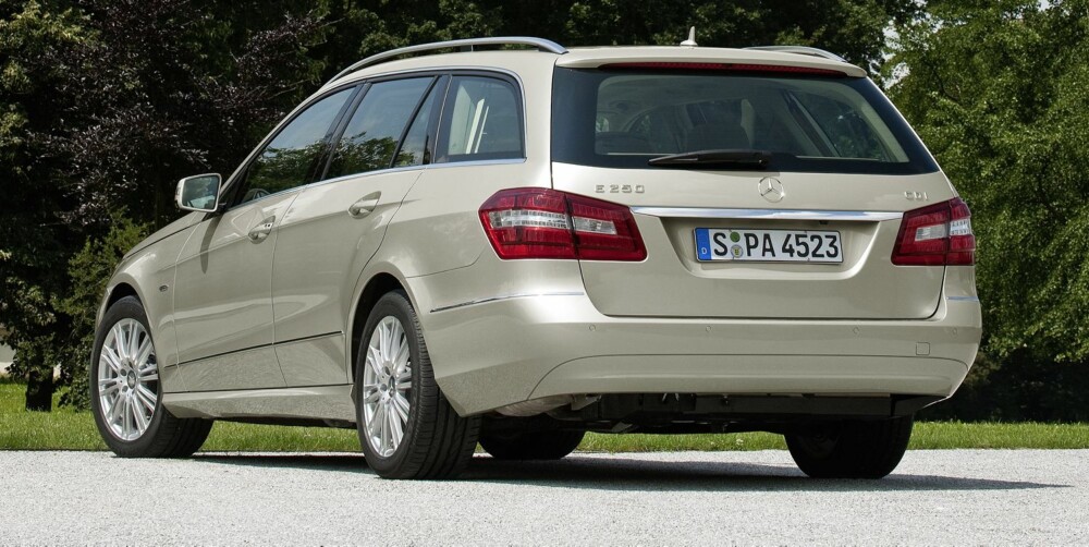 POPULÆR IMPORTBIL: Mercedes E-klasse. Foto: Daimler AG POPULÆR IMPORTBIL: Mercedes E-klasse. Foto: Daimler AG