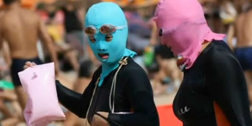 FACE-KINI: Hett som bare det i Kina. Vi, derimot, lurer på hva som er galt med god gammeldags solkrem. FACE-KINI: Hett som bare det i Kina. Vi, derimot, lurer på hva som er galt med god gammeldags solkrem.