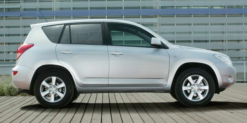 SOLID: Toyota RAV4 er en pålitelig SUV. Foto: Toyota SOLID: Toyota RAV4 er en pålitelig SUV. Foto: Toyota