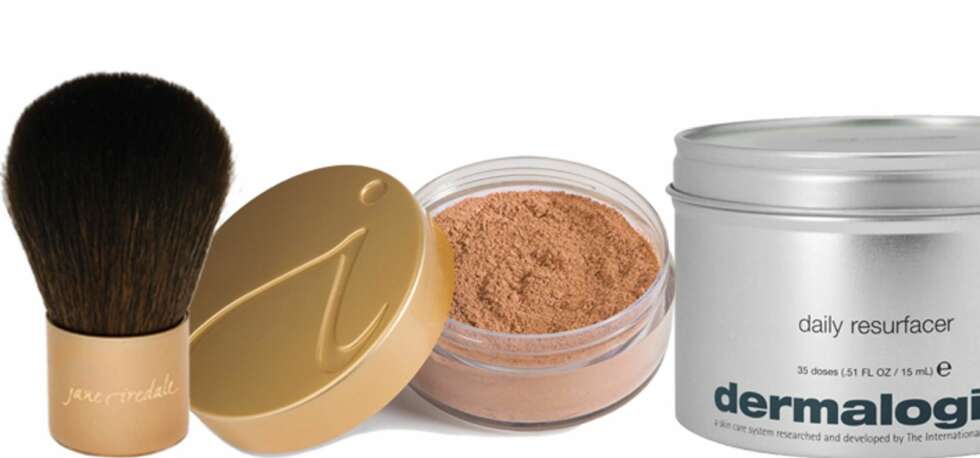 HJEMMEBEHANDLING: : Det er nesten umulig å fjerne arr helt og holdent. Men produkter som inneholder hydroksisyrer, retinol og enzymer, vil kunne eksfoliere bort døde, hyperkeratiniserte celler og restrukturere cellene lenger ned i vevet slik at arrvevet blir jevnere og glattere. I tillegg vil silikoner også motvirke ujevne arr. God mineral makeup som kan kamuflere og pleie huden. Fra venstre: Kabuki Brush fra Jane Iredale kr 398 og Amazing Base SPF20 foundation fra Jane Iredal kr 490. Daily Resurfacer kr 895 fra Dermalogica. HJEMMEBEHANDLING: : Det er nesten umulig å fjerne arr helt og holdent. Men produkter som inneholder hydroksisyrer, retinol og enzymer, vil kunne eksfoliere bort døde, hyperkeratiniserte celler og restrukturere cellene lenger ned i vevet slik at arrvevet blir jevnere og glattere. I tillegg vil silikoner også motvirke ujevne arr. God mineral makeup som kan kamuflere og pleie huden. Fra venstre: Kabuki Brush fra Jane Iredale kr 398 og Amazing Base SPF20 foundation fra Jane Iredal kr 490. Daily Resurfacer kr 895 fra Dermalogica.
