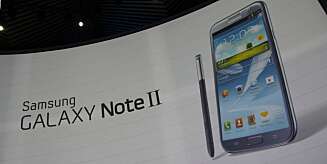 STOR: Nye Samsung Galaxy Note II får en skjerm på hele 5.5 tommer, men blir kun litt lenger enn den første versjonen av Galaxy Note. STOR: Nye Samsung Galaxy Note II får en skjerm på hele 5.5 tommer, men blir kun litt lenger enn den første versjonen av Galaxy Note.
