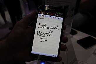 NY PENN: Pennen S Pen følger med også på Galaxy Note II, men i en litt tykkere og bedre versjon. NY PENN: Pennen S Pen følger med også på Galaxy Note II, men i en litt tykkere og bedre versjon.