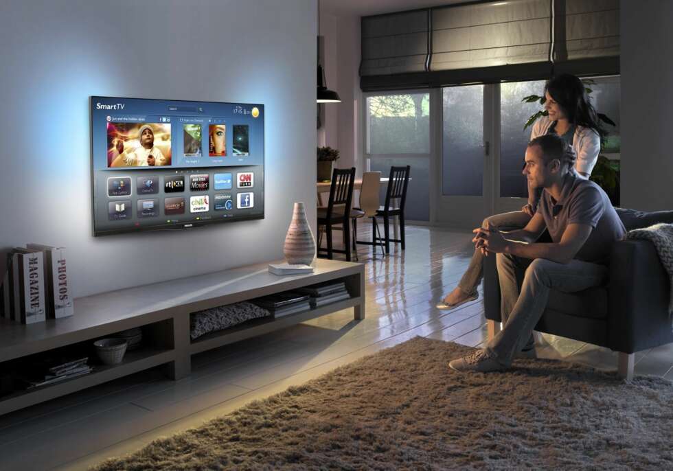 RAMMELØS: Hvorfor må TV-en ha en stor, sort ramme rundt TV-bildet? Philips fjernet like godt rammen i sin nye PFL6900 serie. De har i alle fall redusert den ned til en tykkelse på 1,2 mm.
TV-ene kommer i størrelser på 47- og 42 tommer. Det er selvsagt 3D-klare og har Smart-TV-funksjonalitet.
TV-ene skal være tilgjengelig umiddelbart. RAMMELØS: Hvorfor må TV-en ha en stor, sort ramme rundt TV-bildet? Philips fjernet like godt rammen i sin nye PFL6900 serie. De har i alle fall redusert den ned til en tykkelse på 1,2 mm.
TV-ene kommer i størrelser på 47- og 42 tommer. Det er selvsagt 3D-klare og har Smart-TV-funksjonalitet.
TV-ene skal være tilgjengelig umiddelbart.