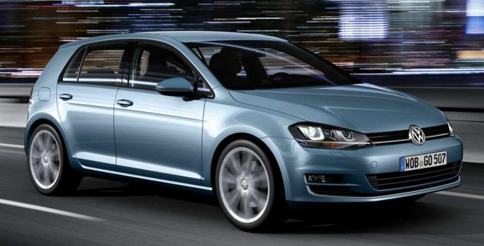 LETTERE OG STØRRE: Den nye VW Golf er blitt lettere enn forgjengeren. Dessuten er innvendig plass noe større. LETTERE OG STØRRE: Den nye VW Golf er blitt lettere enn forgjengeren. Dessuten er innvendig plass noe større.