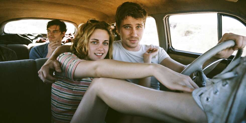 «Sal» Paradise (Sam Riley, bak), Marylou (Kristen Stewart) og Dean Moriarty (Garrett Hedlund) fra den kinoaktuelle filmen «On the Road», regissert av Walter Salles. «Sal» Paradise (Sam Riley, bak), Marylou (Kristen Stewart) og Dean Moriarty (Garrett Hedlund) fra den kinoaktuelle filmen «On the Road», regissert av Walter Salles.