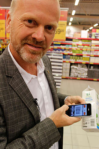 ANDROID KOMMER: John Moltubakk i Coop Norge sier en Android-versjon av "skann og betal med mobilen" er på vei, men ikke før tidlig neste år. ANDROID KOMMER: John Moltubakk i Coop Norge sier en Android-versjon av "skann og betal med mobilen" er på vei, men ikke før tidlig neste år.