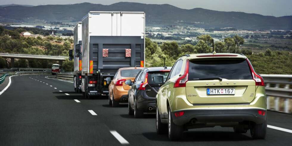 HEKTA: Tanken er at lederbiler med profesjonelle sjåfører skal være tilgjengelige på motorveiene. FOTO: Volvo HEKTA: Tanken er at lederbiler med profesjonelle sjåfører skal være tilgjengelige på motorveiene. FOTO: Volvo