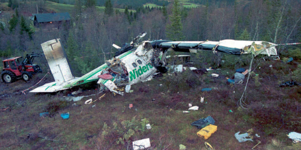 I mørke og dårlig vær feilberegnet flygerne høyden over terrenget. Seks personer omkom i Namsos-ulykken i 1993. I mørke og dårlig vær feilberegnet flygerne høyden over terrenget. Seks personer omkom i Namsos-ulykken i 1993.