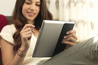 BRETT: Bretten på Sony Xperia Tablet S er hentet fra måten du holder et blad eller magasin - og fungerer greit. BRETT: Bretten på Sony Xperia Tablet S er hentet fra måten du holder et blad eller magasin - og fungerer greit.