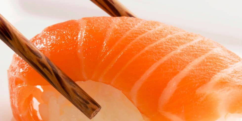 JA MAT: Fet fisk og nøtter er gull for håret. JA MAT: Fet fisk og nøtter er gull for håret.