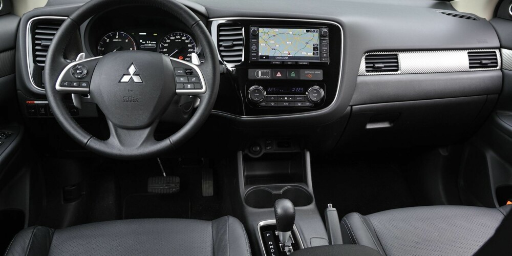 BEDRE: Førermiljøet og interiørkvaliteten har fått et solid løft. FOTO: Mitsubishi BEDRE: Førermiljøet og interiørkvaliteten har fått et solid løft. FOTO: Mitsubishi