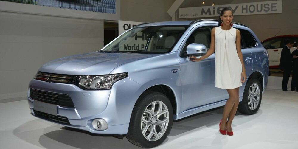 HYBRID: Mitsubishi Outlander kommer etter planen som plug-in hybrid til Norge etter sommeren neste år. FOTO: Newspress HYBRID: Mitsubishi Outlander kommer etter planen som plug-in hybrid til Norge etter sommeren neste år. FOTO: Newspress