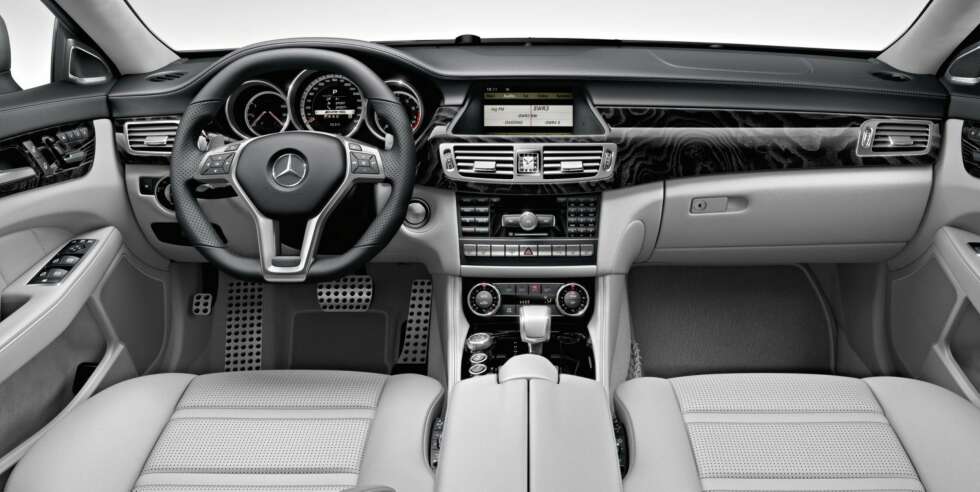 FØRERMILJØ: Mercedes-style. FOTO: Daimler AG FØRERMILJØ: Mercedes-style. FOTO: Daimler AG