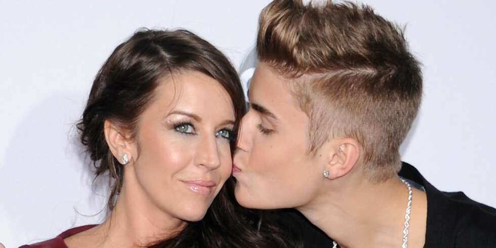 Tok med mamma: Justin Bieber erstattet eksen med sin mor Pattie Mallette under årets American Music Awards.
Los Angeles, Ca, USA. Photo: AFF Tok med mamma: Justin Bieber erstattet eksen med sin mor Pattie Mallette under årets American Music Awards.
Los Angeles, Ca, USA. Photo: AFF