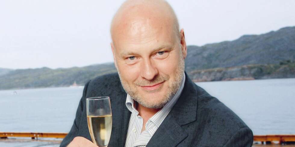 FESTET SAMMEN: Jostein Pedersen forteller om sitt forhold til rockeren Bob Geldof i sin nye bok «Nesten». FESTET SAMMEN: Jostein Pedersen forteller om sitt forhold til rockeren Bob Geldof i sin nye bok «Nesten».