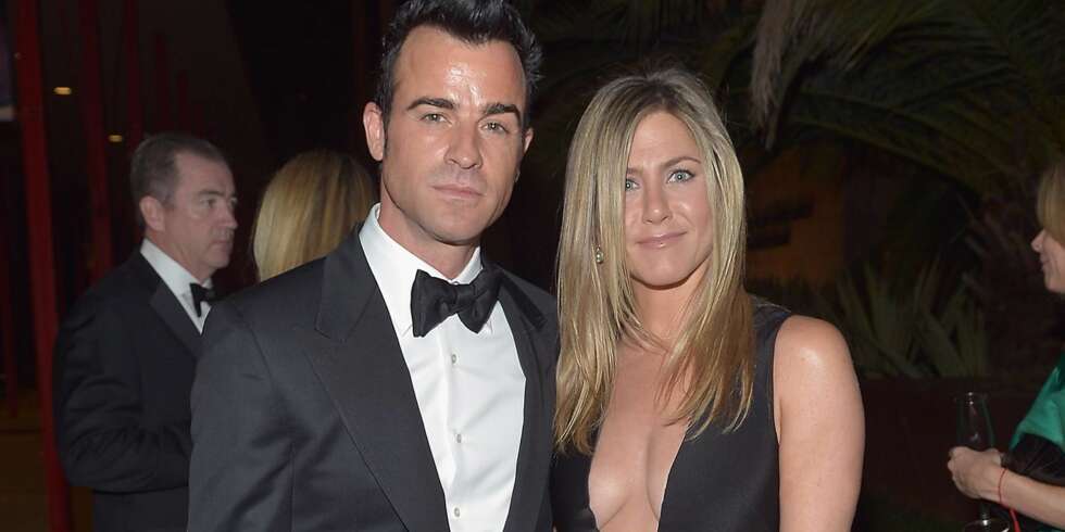 SEXY KJOLE: Forloveden Justin Theroux har fått Jennifer Aniston til å kle seg mer utfordrende. SEXY KJOLE: Forloveden Justin Theroux har fått Jennifer Aniston til å kle seg mer utfordrende.