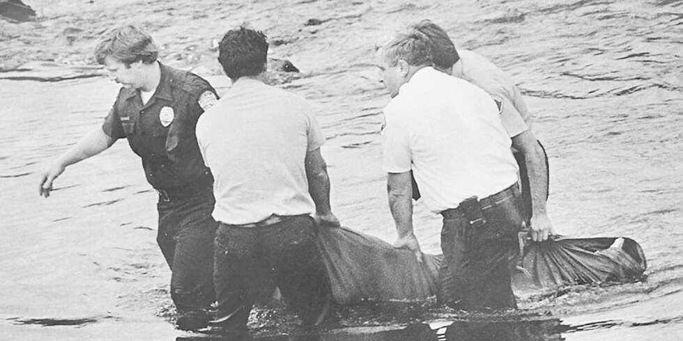 Liket av Wendy Coffield ble funnet i Green River i 1982. Liket av Wendy Coffield ble funnet i Green River i 1982.
